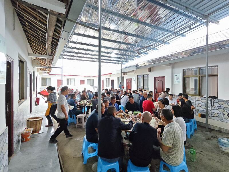 中秋國慶雙節(jié)至，四川博水環(huán)保 團隊暖心關(guān)懷眉山工業(yè)園區(qū)污水處理廠項目全體員工